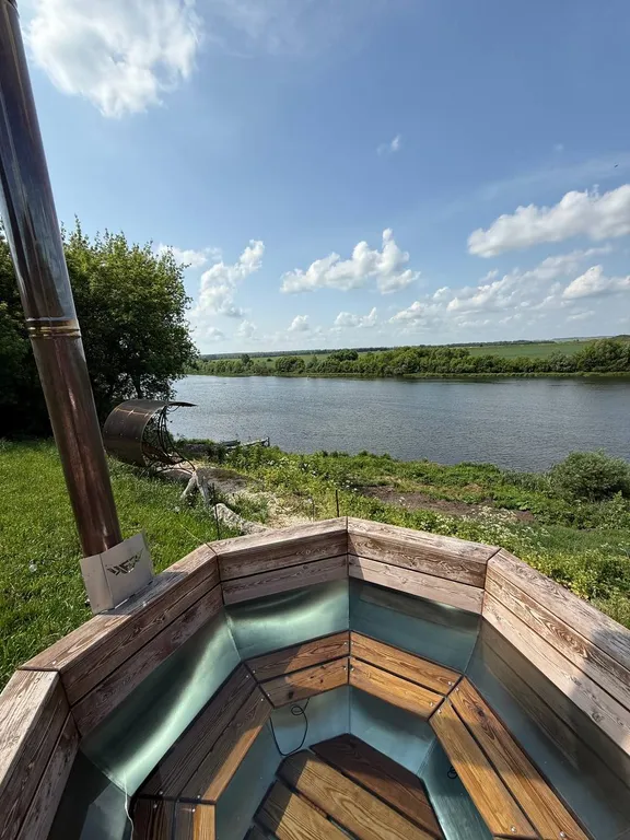 Уютный комплекс отдыха на берегу реки