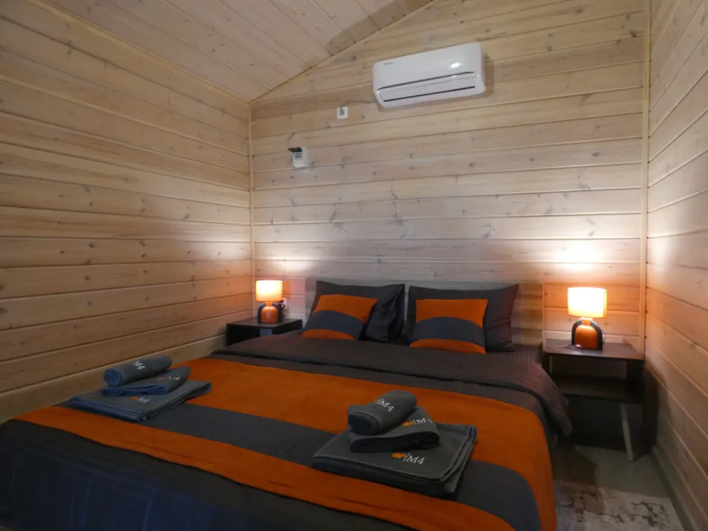 Коттедж Уютный четырёхместный Домик с двухспальной кроватью — аренда посуточно в Поповка