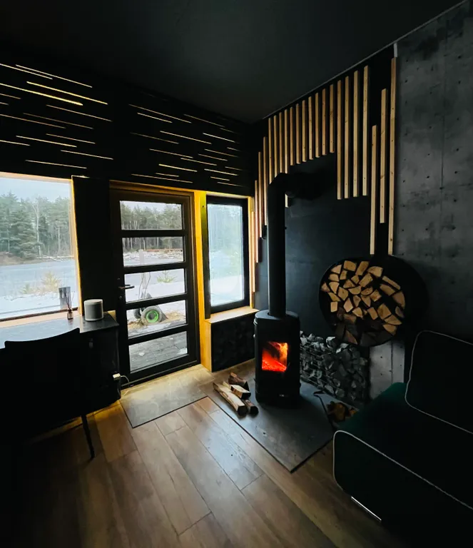 Домик на озере