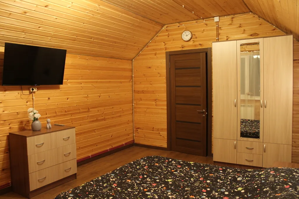 Коттедж с баней и бассейном