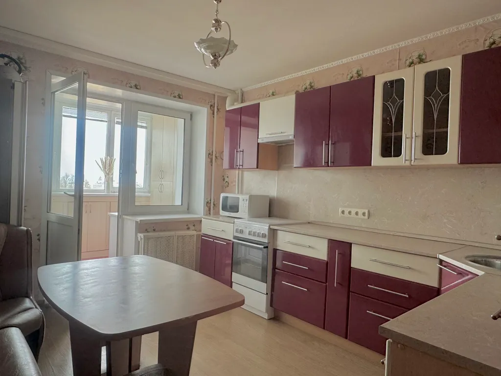 С видом на реку и все монастыри