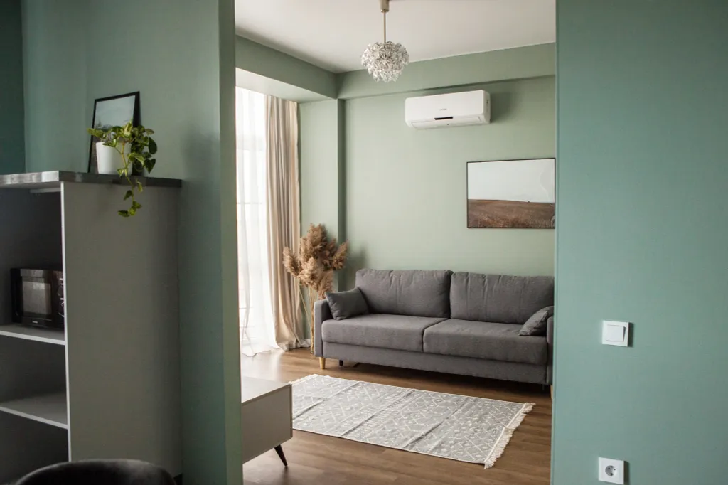 Душевная квартира в центре города с видом на горы и на город