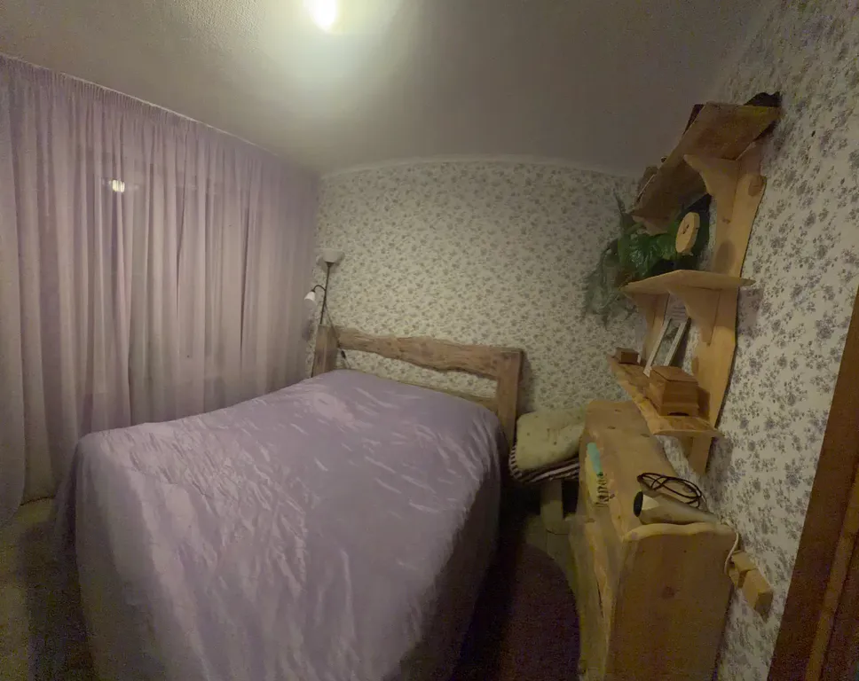 Домик в лесу с баней