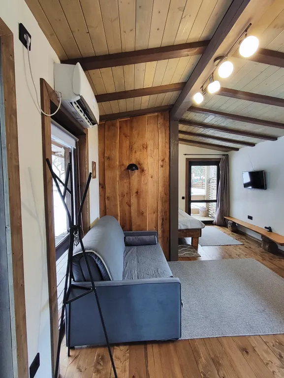 Дом-студия в стиле шале в центре