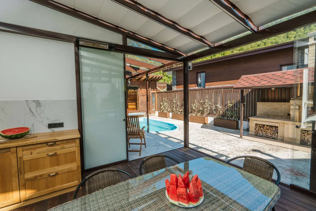 Вилла с бассейном и панорамной баней