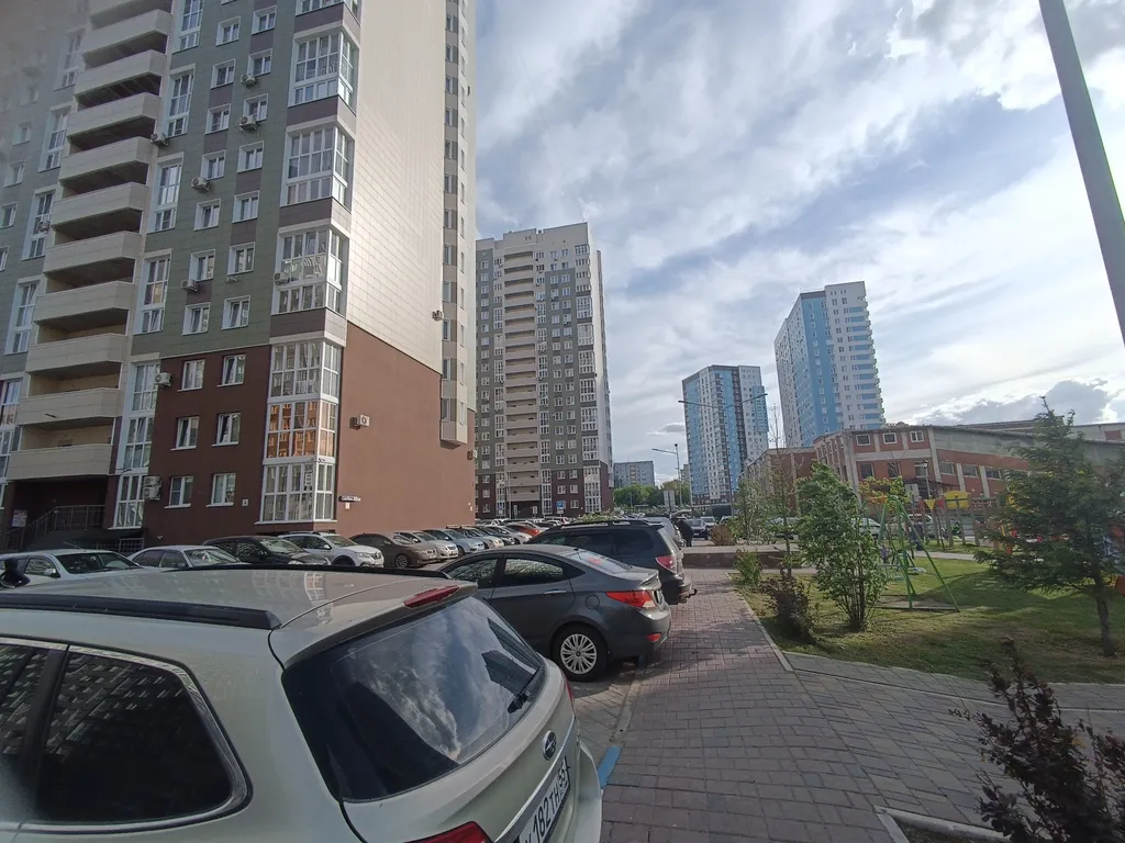 Квартира Посуточно однокомнатная квартира в Кузьминках (Взлётная 11/1). — Омск