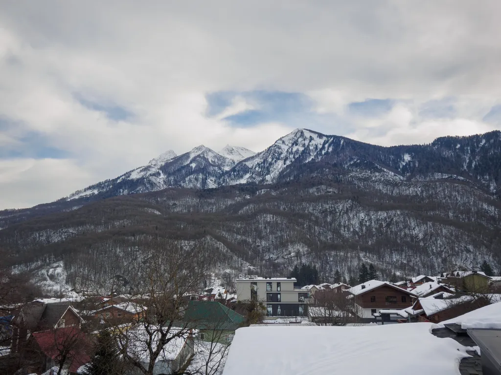 Вилла Лилиан с видом на горы