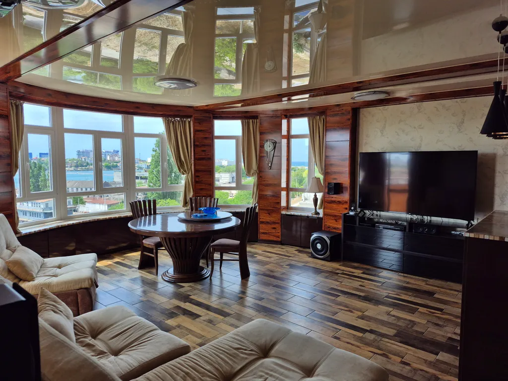 Дизайнерская квартира с видом на море