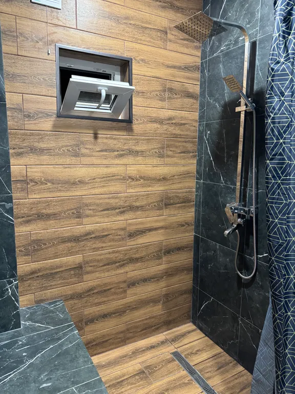 Современный коттедж на скале