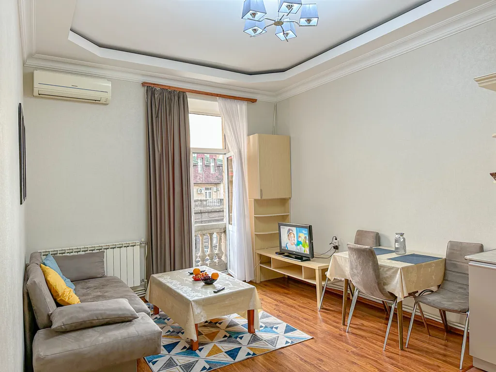 Квартира с французским балконом