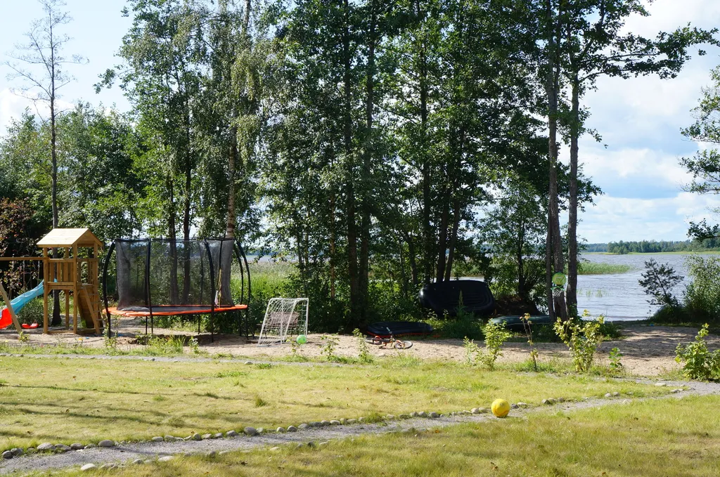 Коттедж Просторный коттедж на Судаковском озере — Ларионово