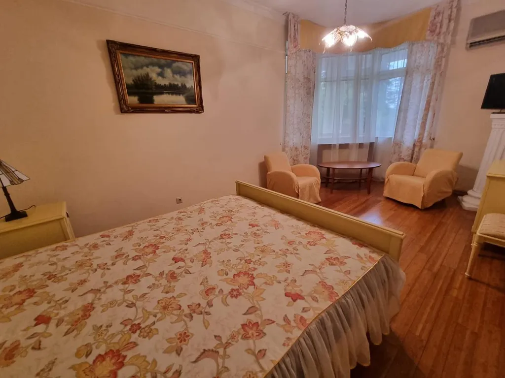 Вилла с бассейном и видом на море