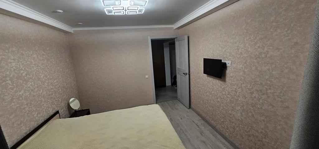 Двухкомнатная квартира в тихом дворе с новым ремонтом и техникой