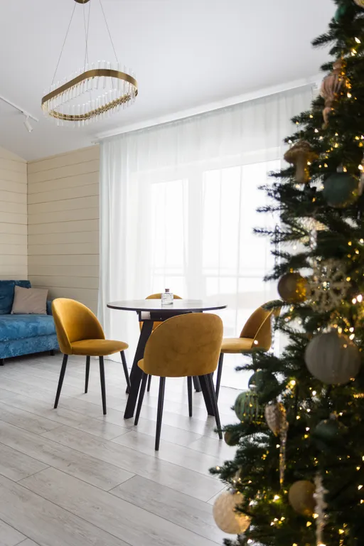 Великолепный дом с террасой и панорамным видом на водохранилище