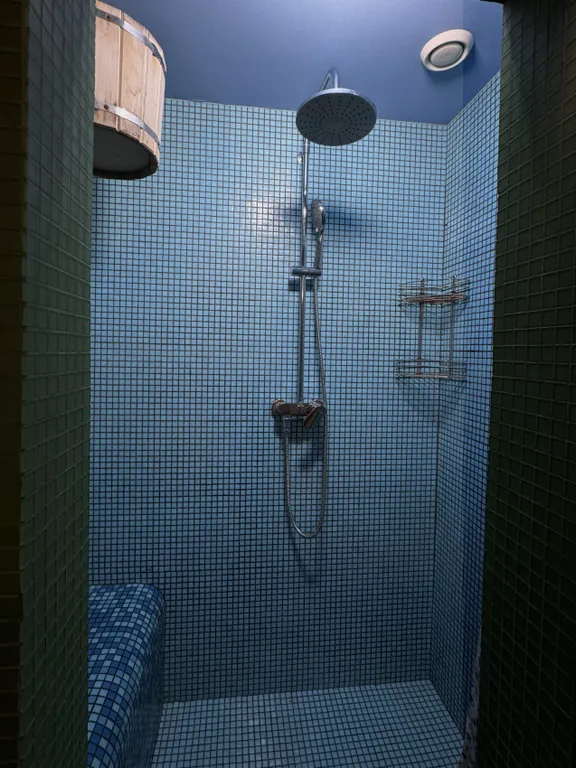 Уютный коттедж с баней и тёплым бассейном