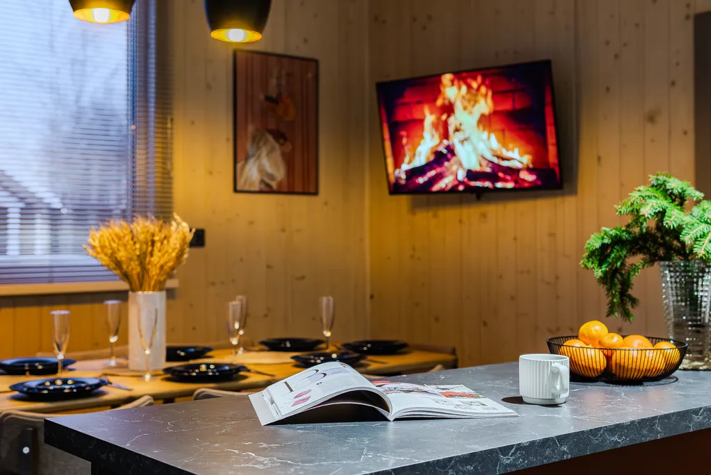 Новый дом с большим столом, кинотеатром, баней