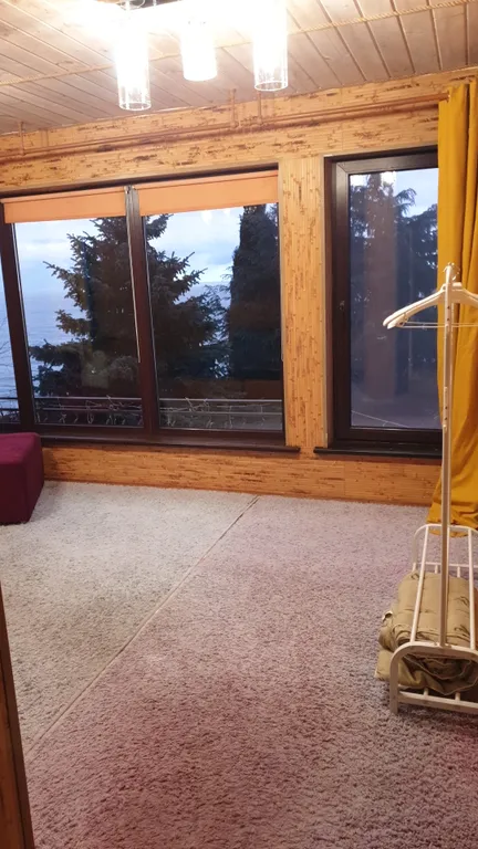 Дом-замок на море