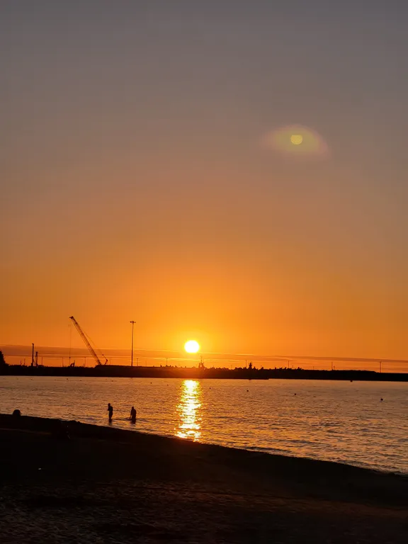 Море у дома, первая линия, двухкомнатная резиденция у моря