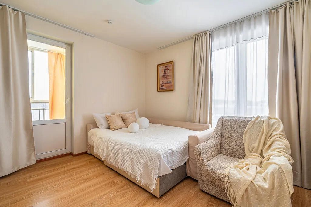 Квартира Просторная светлая студия в ЖК Прибрежный — аренда посуточно в Среднеуральск