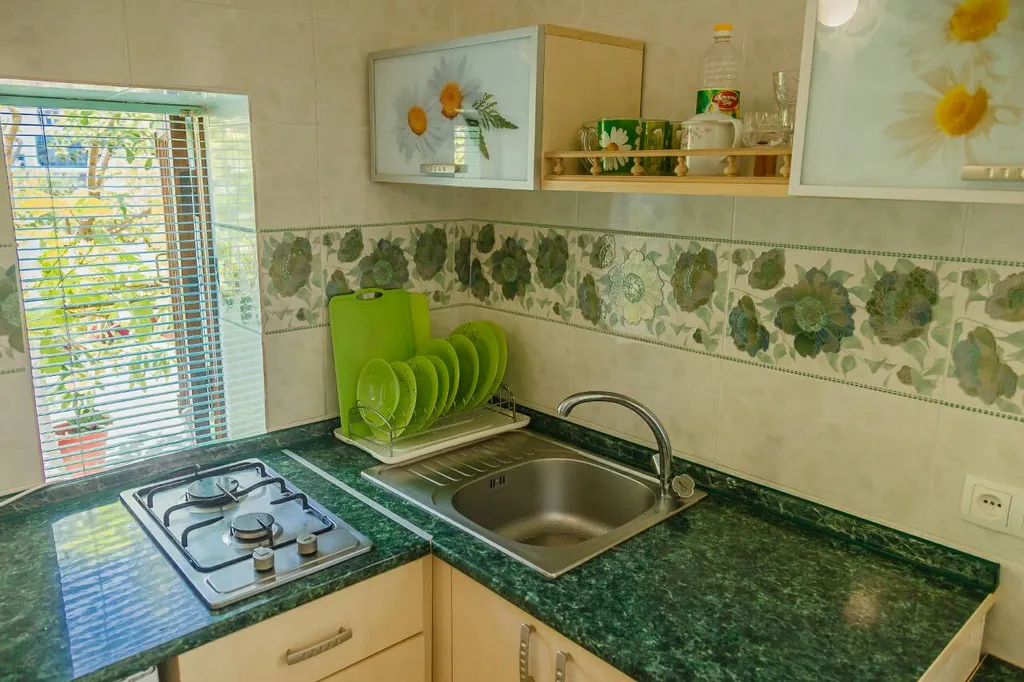 Коттедж с собстенной площадкой для отдыха, мангалом