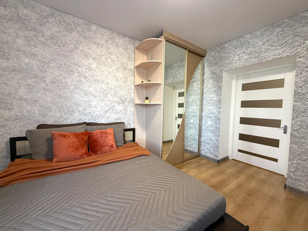 Квартира Апартаменты Нигелла в южном микрорайоне рядом с ТЦ Кристалл — Тюмень