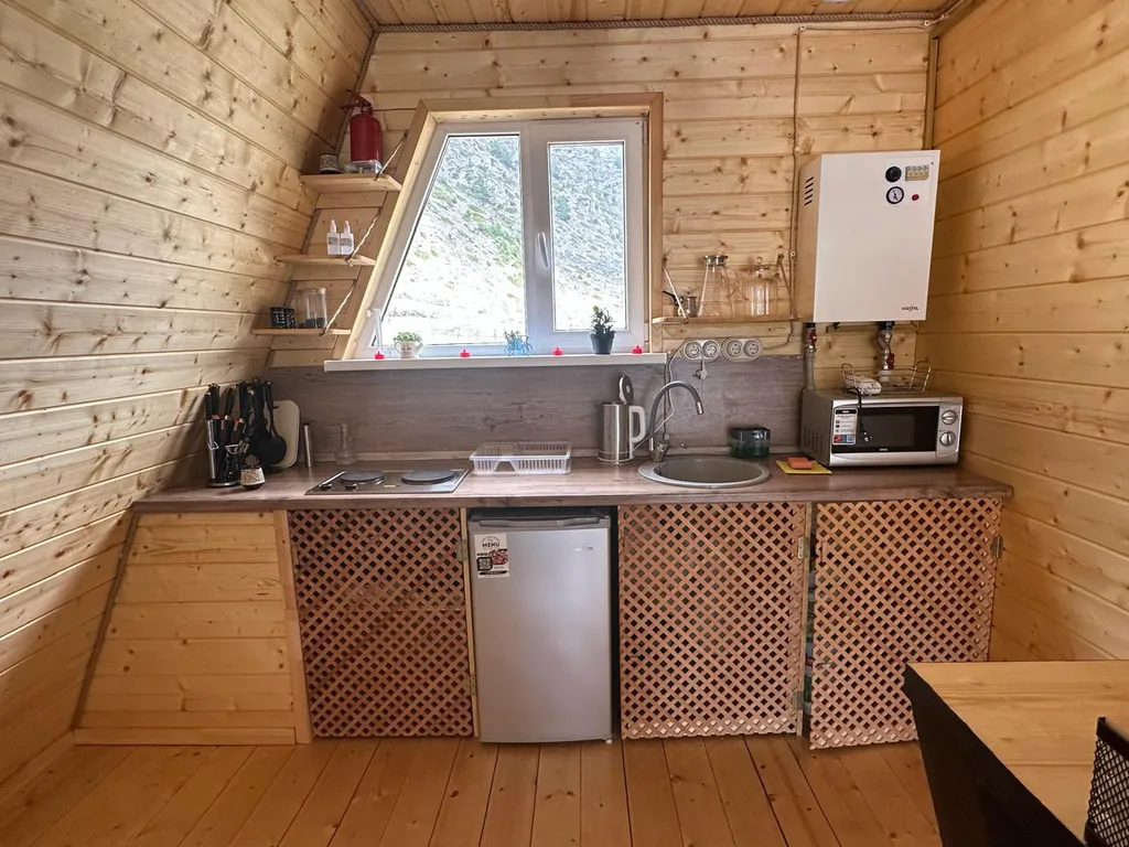 Домик с видом на горы