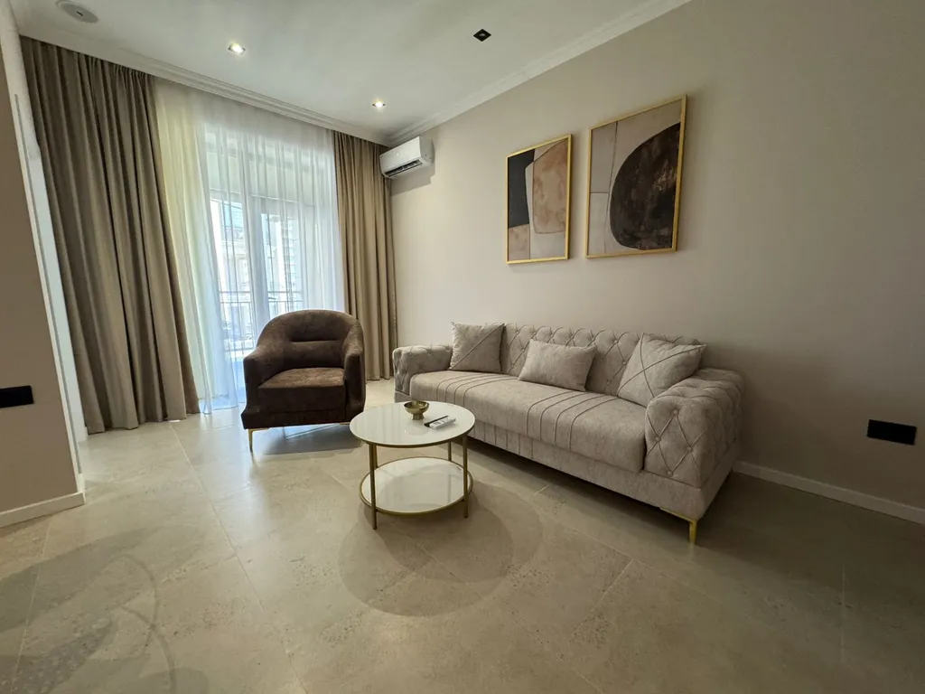 Monna Lisa Apartment on 28 may