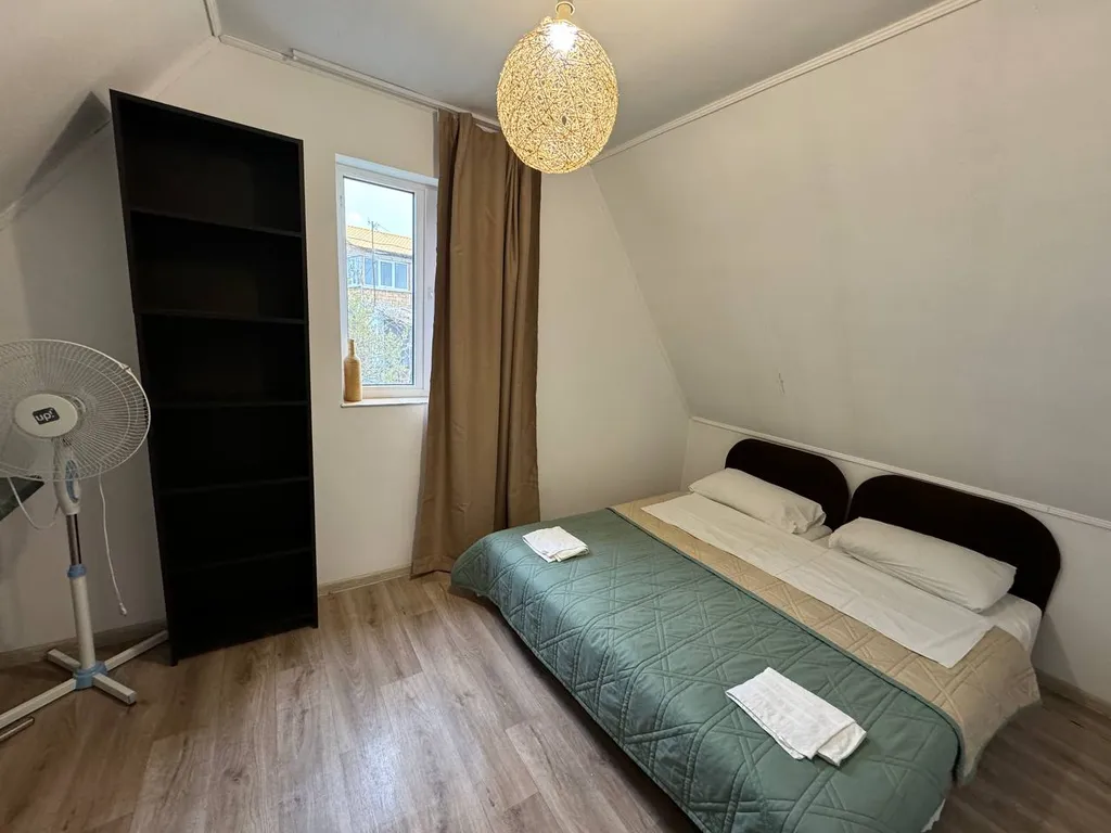 Дом с бассейном и баней рядом с лучшим песчаным пляжем в Орловке