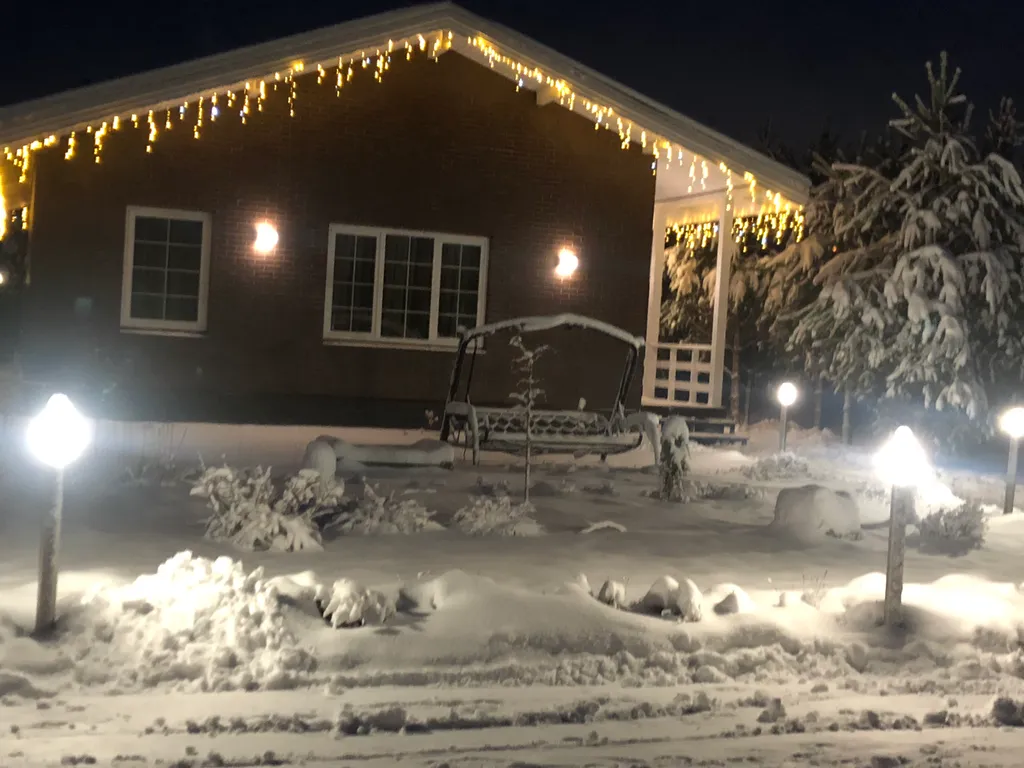 Коттедж Уютный дом с камином и сауной у озера — Ларионово