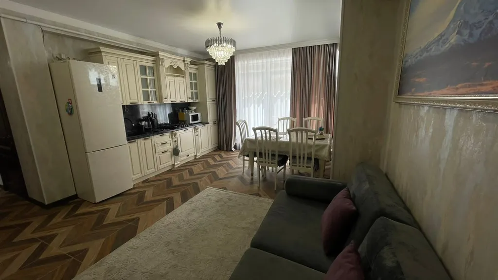 Новый уютный чистый дом в центре города