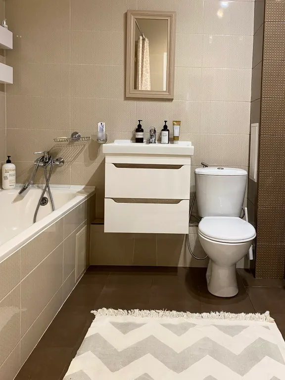 Рядом с лесом