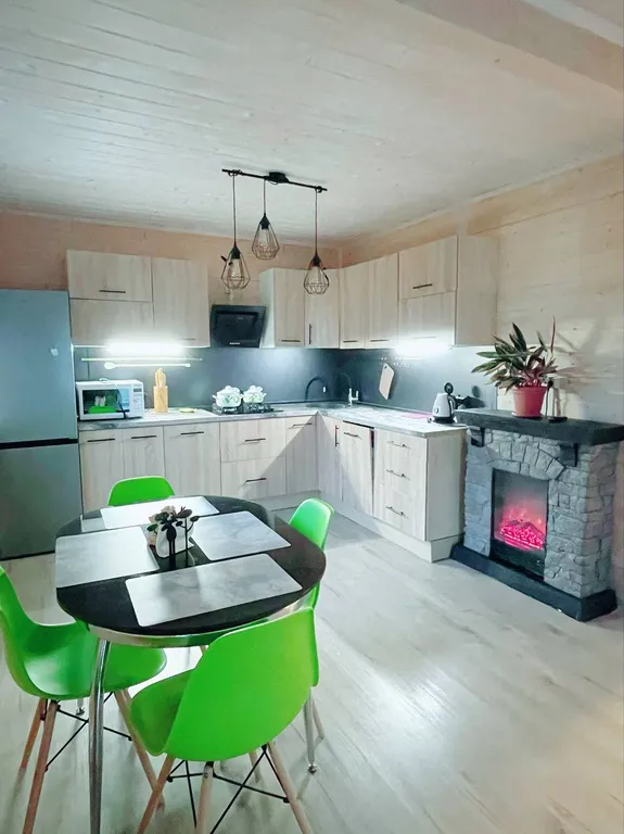 Домик с видом на лес