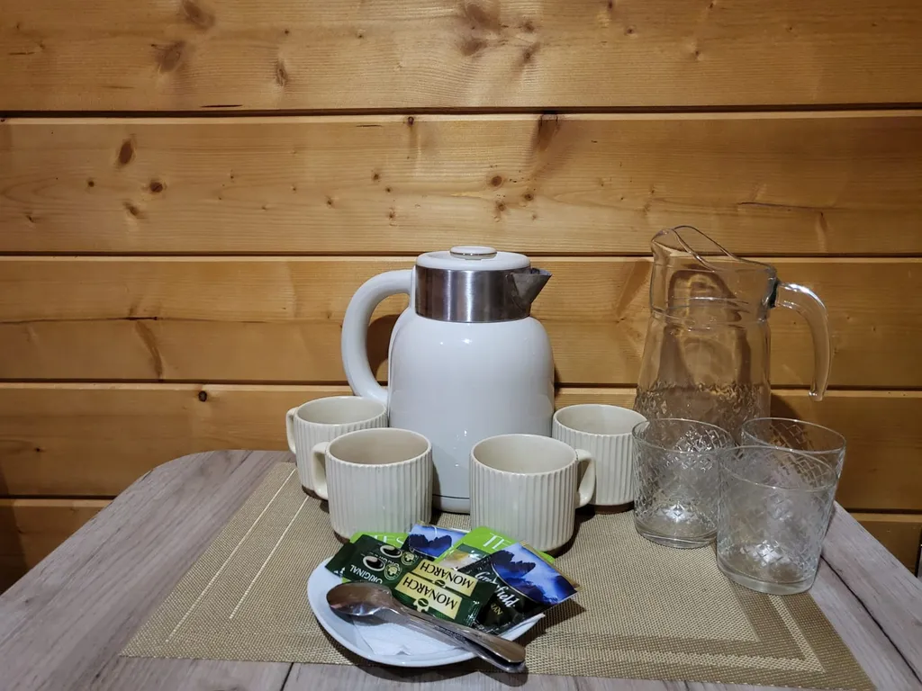 Люкс с балконом с видом на озеро двухкомнатный