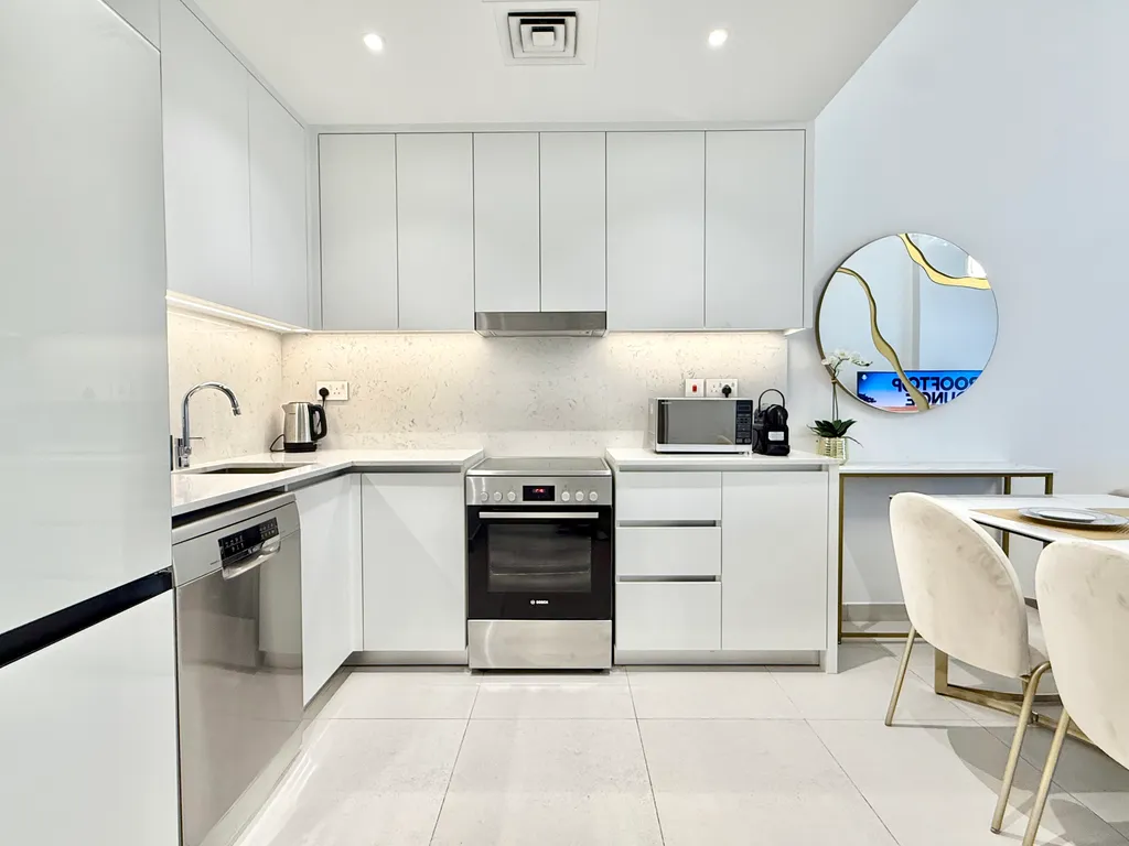 Новая квартира около отеля Burj Al Arab с террасой