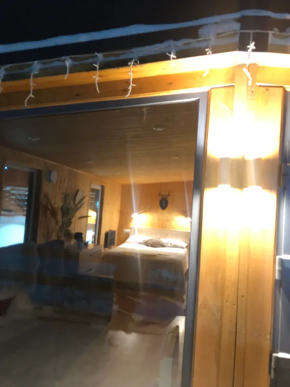 Новая вилла с горячей джакузи в террасе в черте города