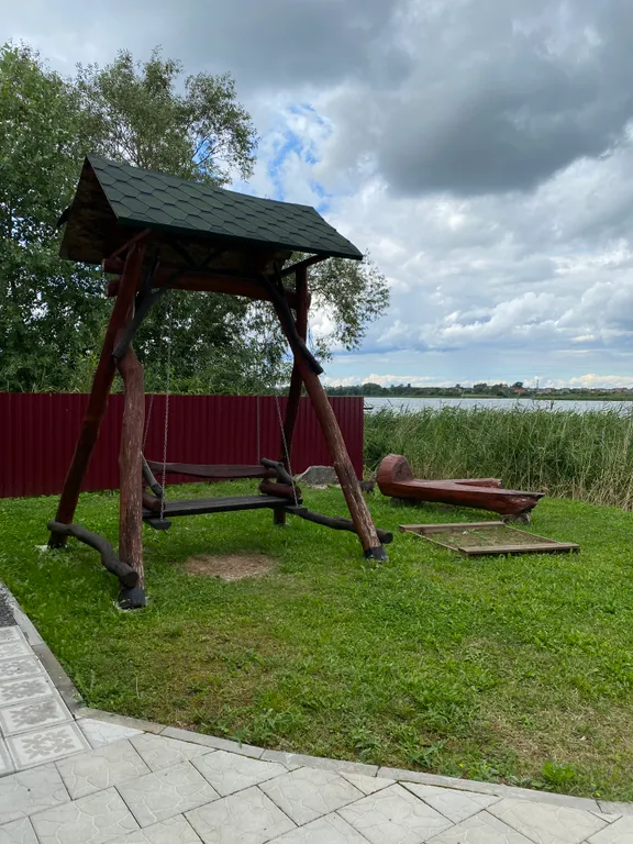 Усадьба Новятка на берегу озера