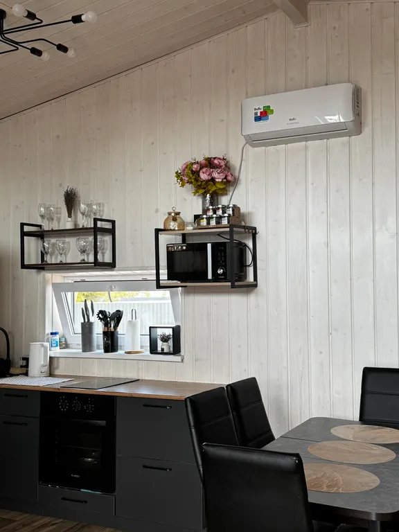 Дом с беседкой сауной и купелью