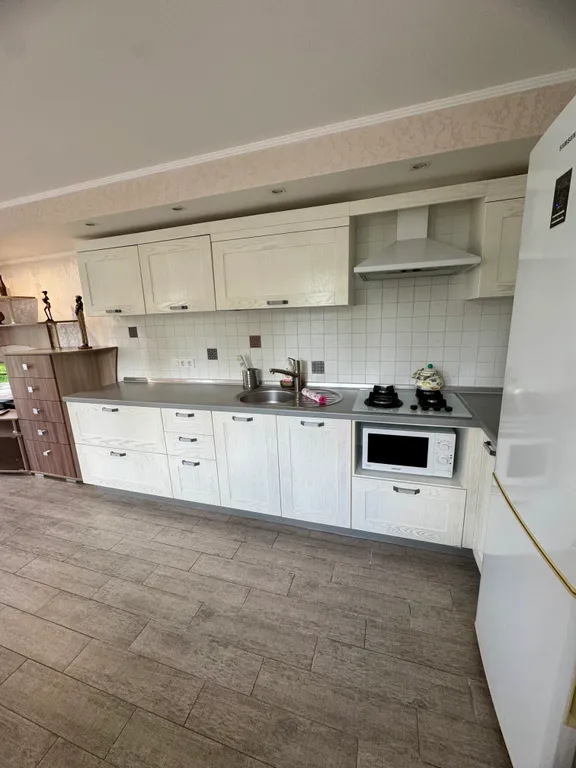 Дом с бассейном на море