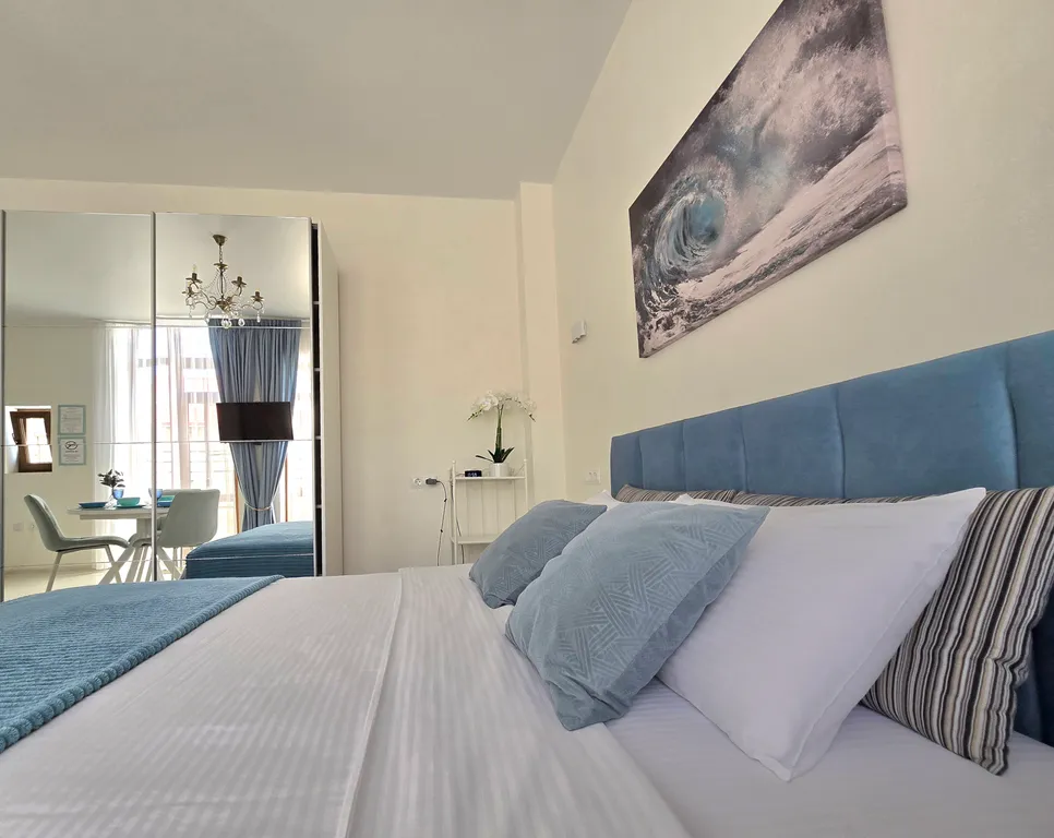 Квартира Квартира Уютная студия с выходом во дворик — Сириус