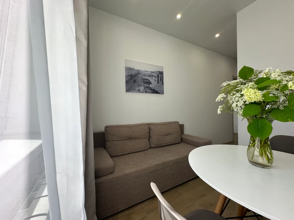 Светлый апартамент столица 2304