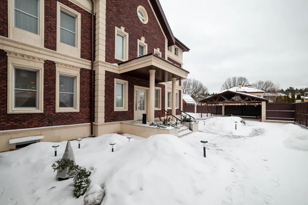 Коттедж 8-комнатный Дом — Голиково