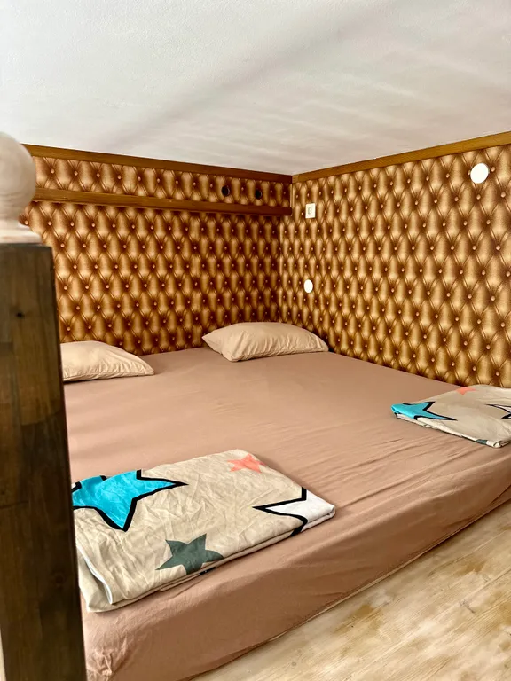 Уютные апартаменты со вторым этажом в бухте Омега