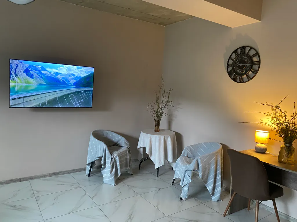 Студия у парка на 1 этаже с отдельным входом со стороны улицы