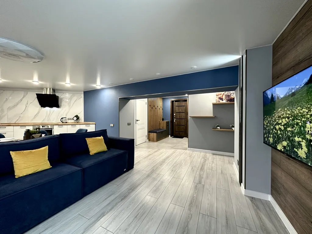 Просторная дизайнерская евродвушка в центре