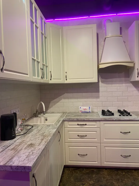 Двухэтажный дом с бассейном караоке и кальяном