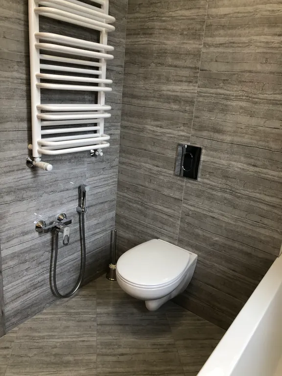 Благоустроенная двухкомнатная квартира у моря, два санузла