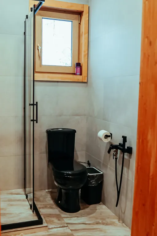 Дом на берегу озера