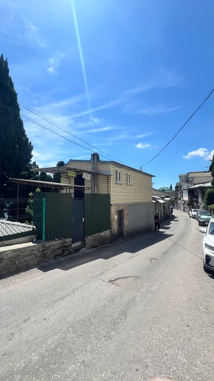 Двухкомнатная квартира в центре возле Массандровского пляжа