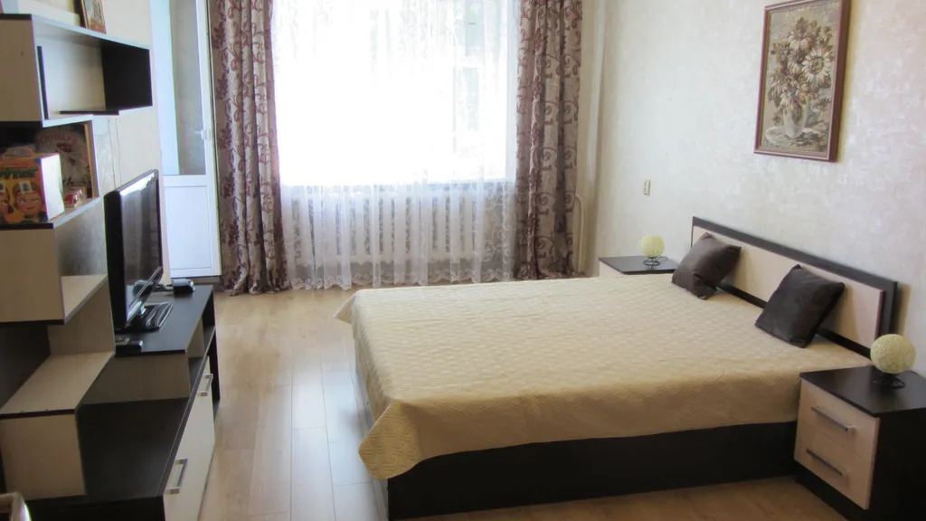 Квартира Шикарный район, отличная цена — аренда посуточно в Калининград