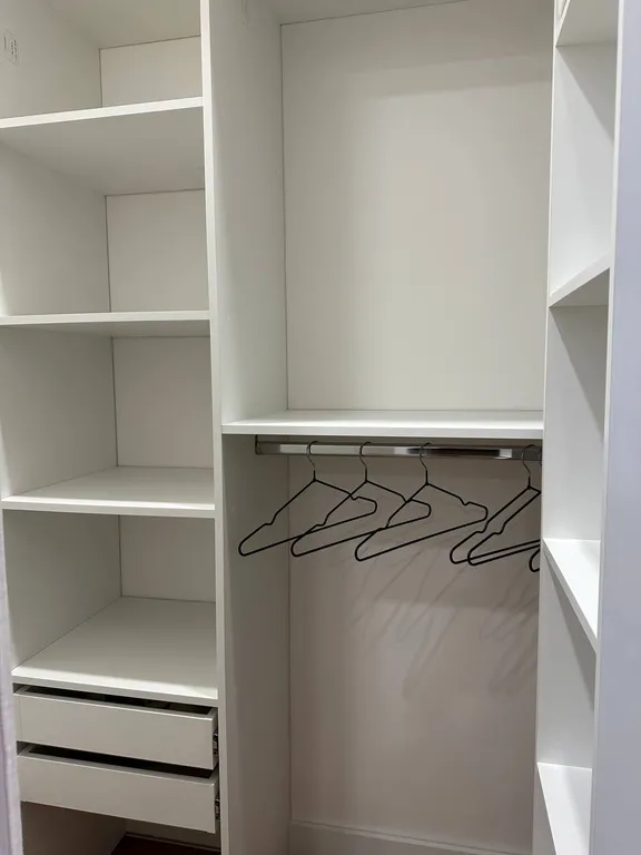 Светлая студия с панорамой центра